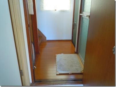 玄関、階段、脱衣所、トイレへの導線となる廊下